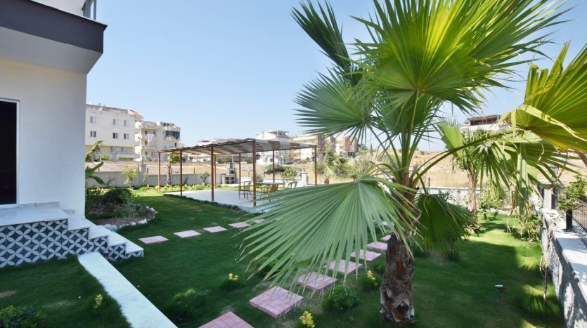 Modern 1-Bedroom Holiday Home