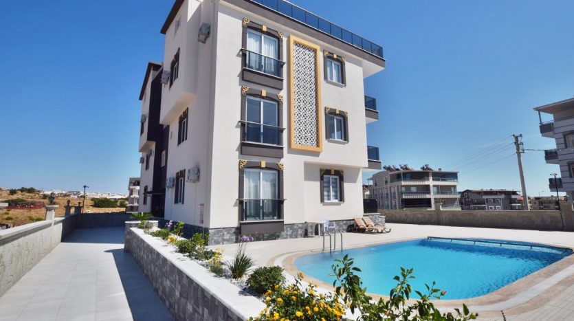 Modern 1-Bedroom Holiday Home