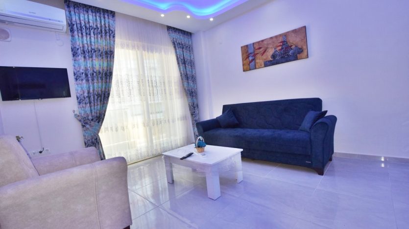 Modern 1-Bedroom Holiday Home