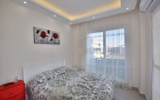 Modern 1-Bedroom Holiday Home