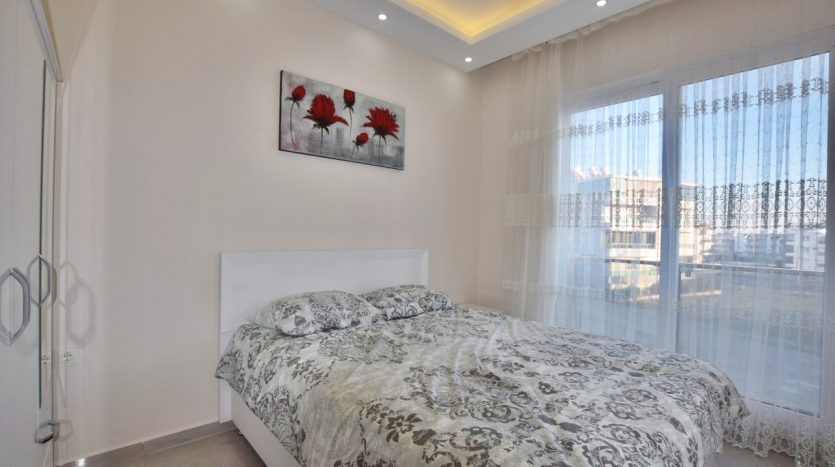 Modern 1-Bedroom Holiday Home