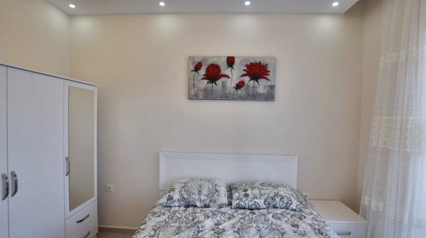 Modern 1-Bedroom Holiday Home