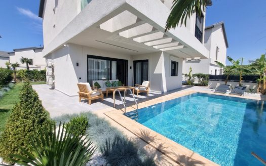 Key Ready Luxury 4-Bed Detached Villa For Sale in Altinkum-Property in Turkey 