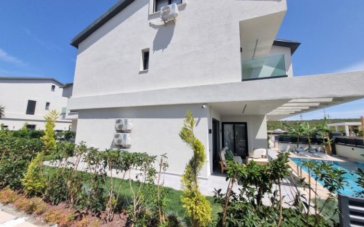 Key Ready Luxury 4-Bed Detached Villa For Sale in Altinkum-Property in Turkey 