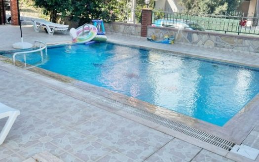 Stunning Detached Villa  – Close to Sea-front