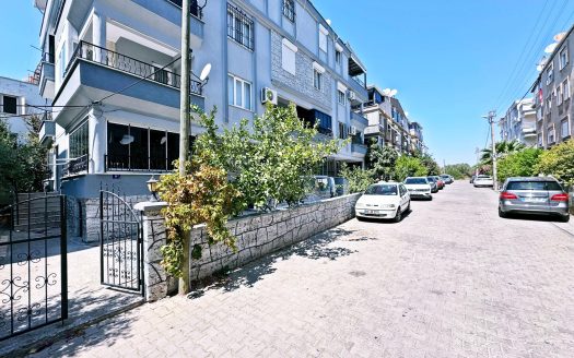 10 Mins Walk to the Beach, Holiday Home In Altinkum