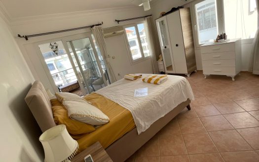 Spacious 3-Bedroom Duplex in Prime Location