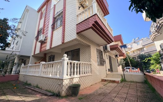 Exceptional 3-Bedroom Villa in Altinkum