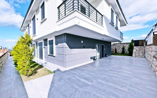 Modern 3-Bed Semi-Detached Villa For Sale in Altinkum