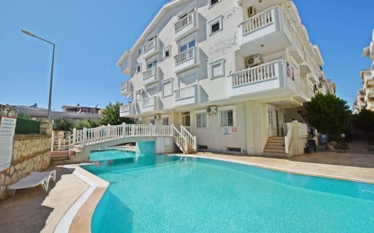2-Bedroom Apartment in a Complex with Pool – Only 1 km to Altinkum Beach