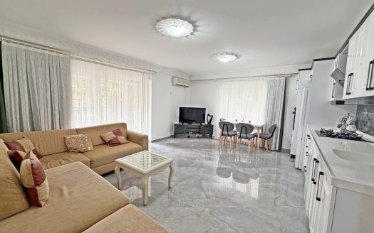 Ready-to-Move 2-bed Modern Apartment in a Complex with a Pool / 300m to Altinkum Beach