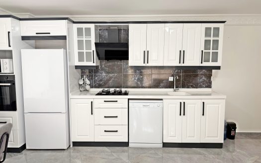 Ready-to-Move 2-bed Modern Apartment in a Complex with a Pool / 300m to Altinkum Beach